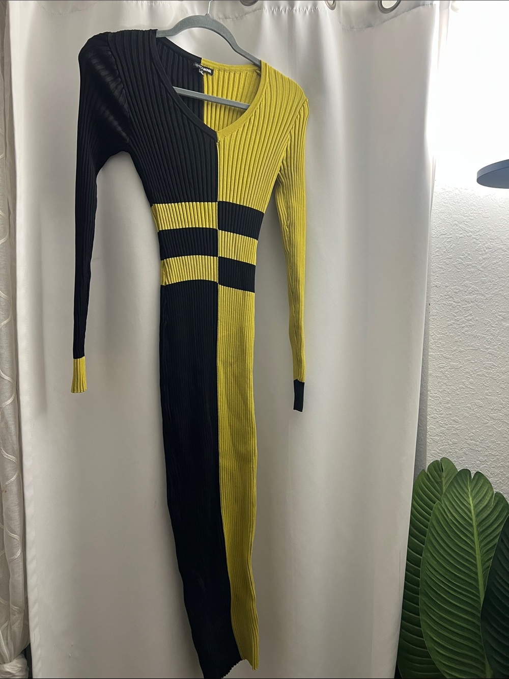 Fashion Nova Black & Yellow Colorblock Ribbed Long Sleeve Midi Dress
